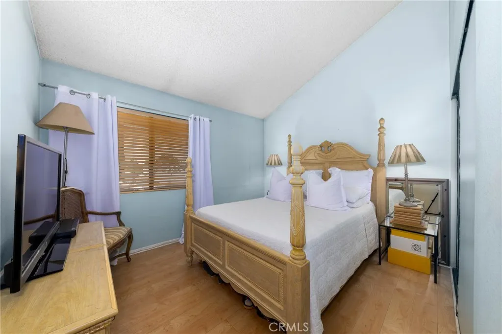 7301 Balboa Boulevard 8, Van Nuys, California 91406 home-pic-15